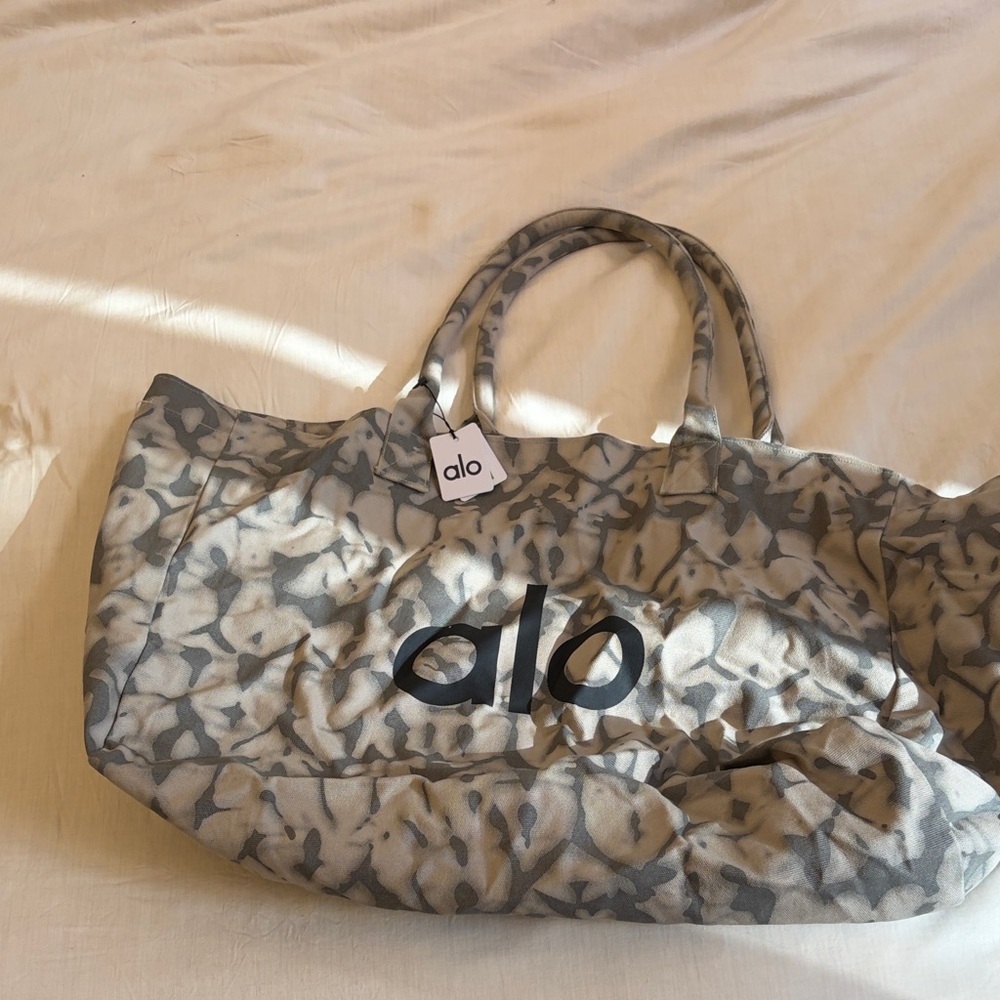BRAND NEW ALO Yoga Camouflage Tote Bag